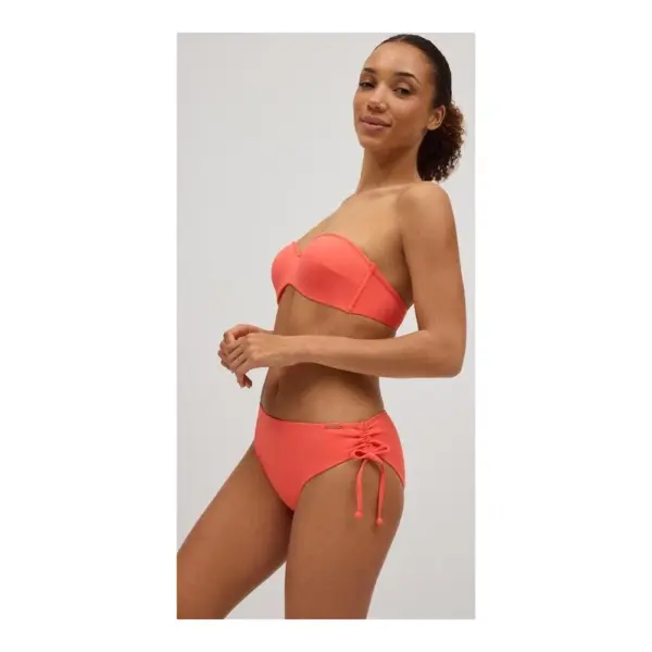 82991+82992 Top Ysabel Mora